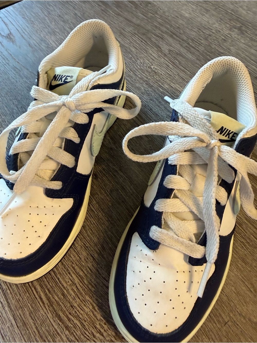 Nike Kids White, Navy & Mint Low-Top Sneakers